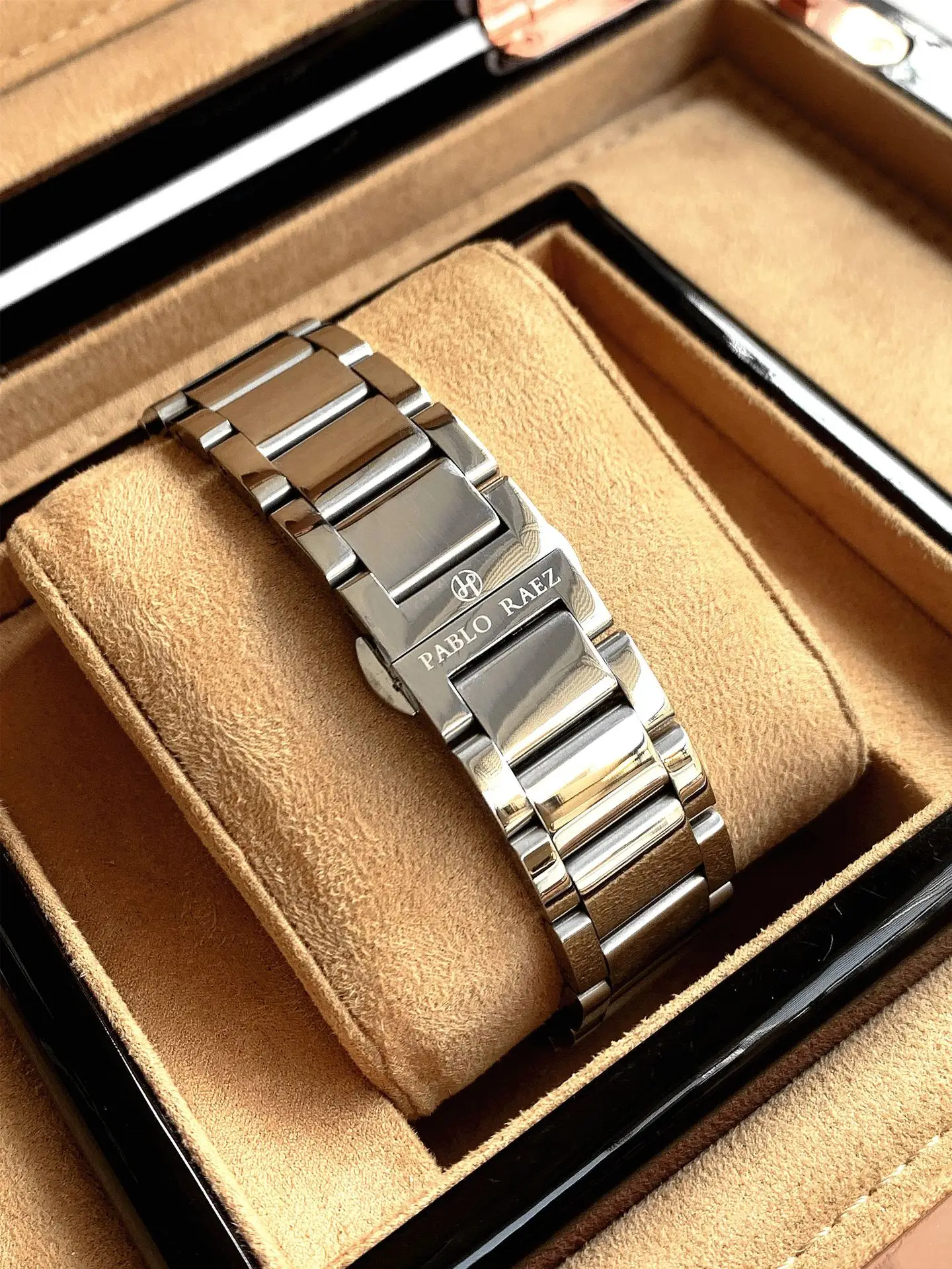 Men's Quartz Watch with Butterfly Buckle & Luminous Dial — feature 11