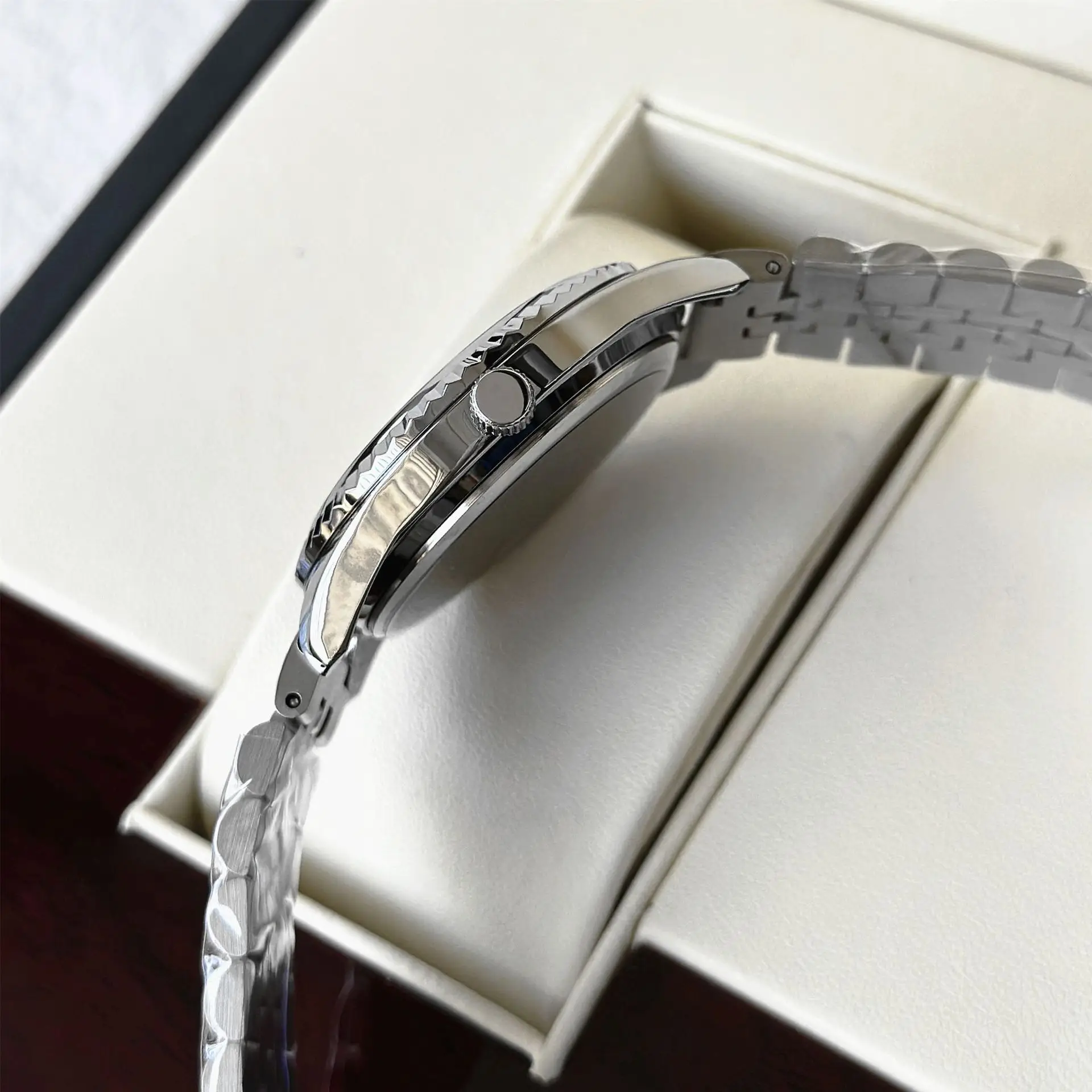 Men's Stainless Steel Calendar Watch with Luminous Dial
