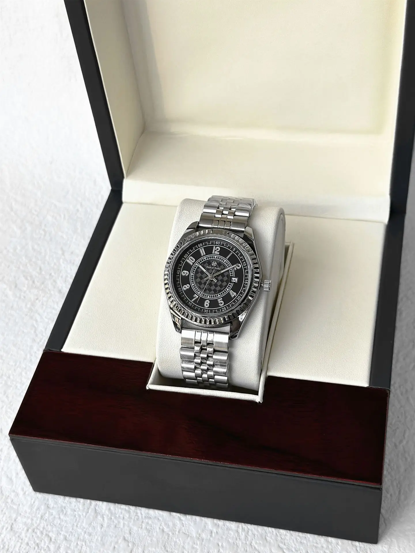 Men's Stainless Steel Calendar Watch with Luminous Dial — feature 10
