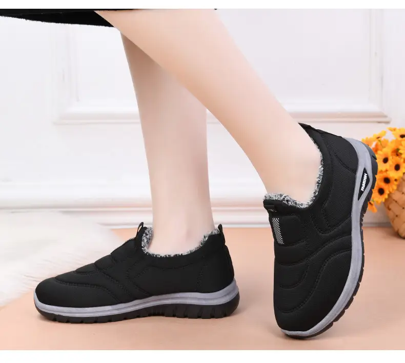 Winter women's cotton shoes middle-aged and elderly fleece-lined thickened mountaineering bottom warm cotton shoes one pedal flat snow boots wholesale — feature 19