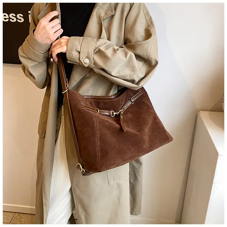 Brown Leather Shoulder Tote Bag for Women 2024 — feature 18