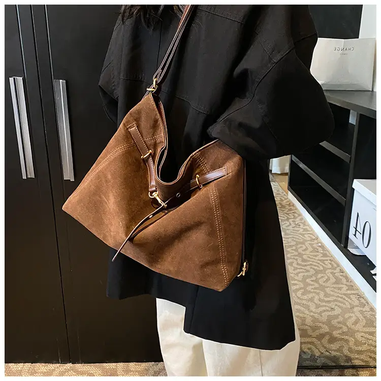 Brown Leather Shoulder Tote Bag for Women 2024 — feature 9