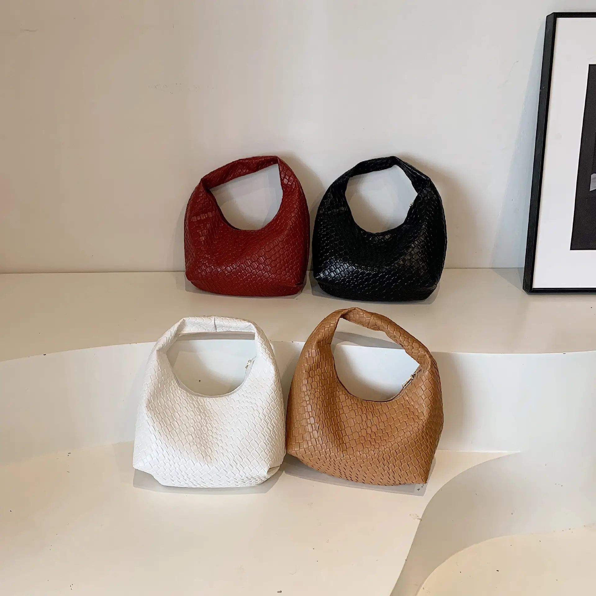 Women's Woven Bag Large Capacity Winter Fashion Commuting - Image 6
