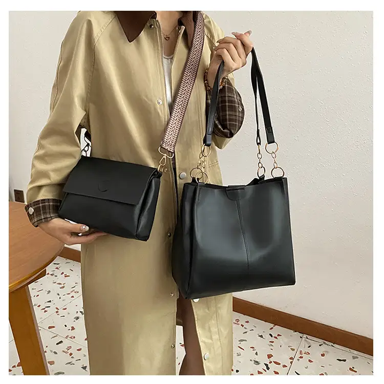 Black Retro Large Capacity Shoulder Bag with Wide Strap — feature 10