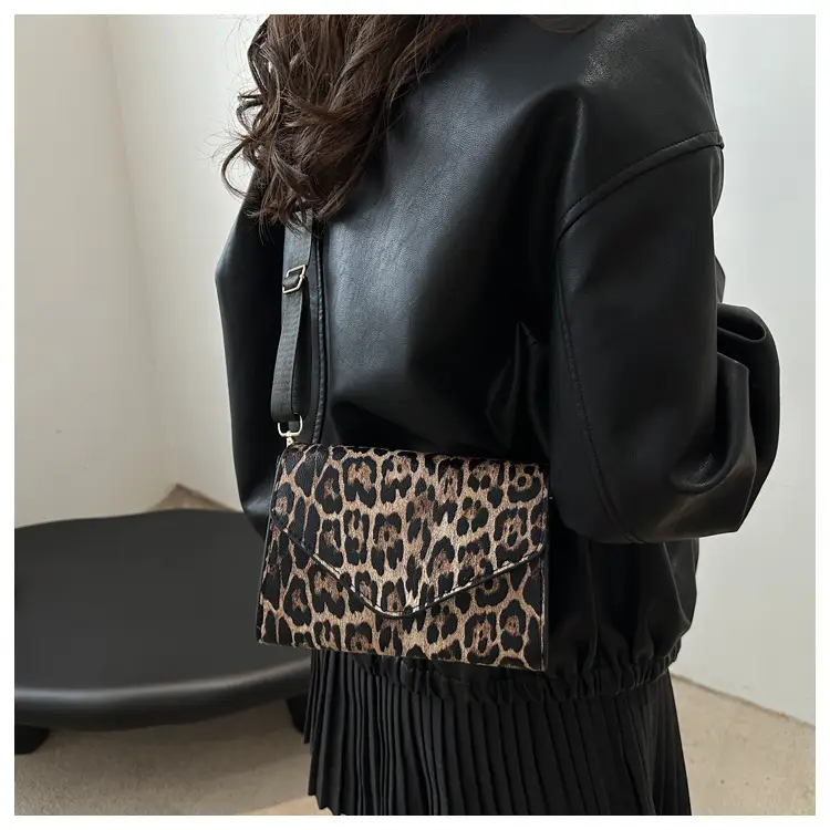 Leopard Print Textured Bag for Women 2024 — feature 10