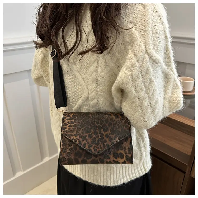 Leopard Print Textured Bag for Women 2024 — feature 12