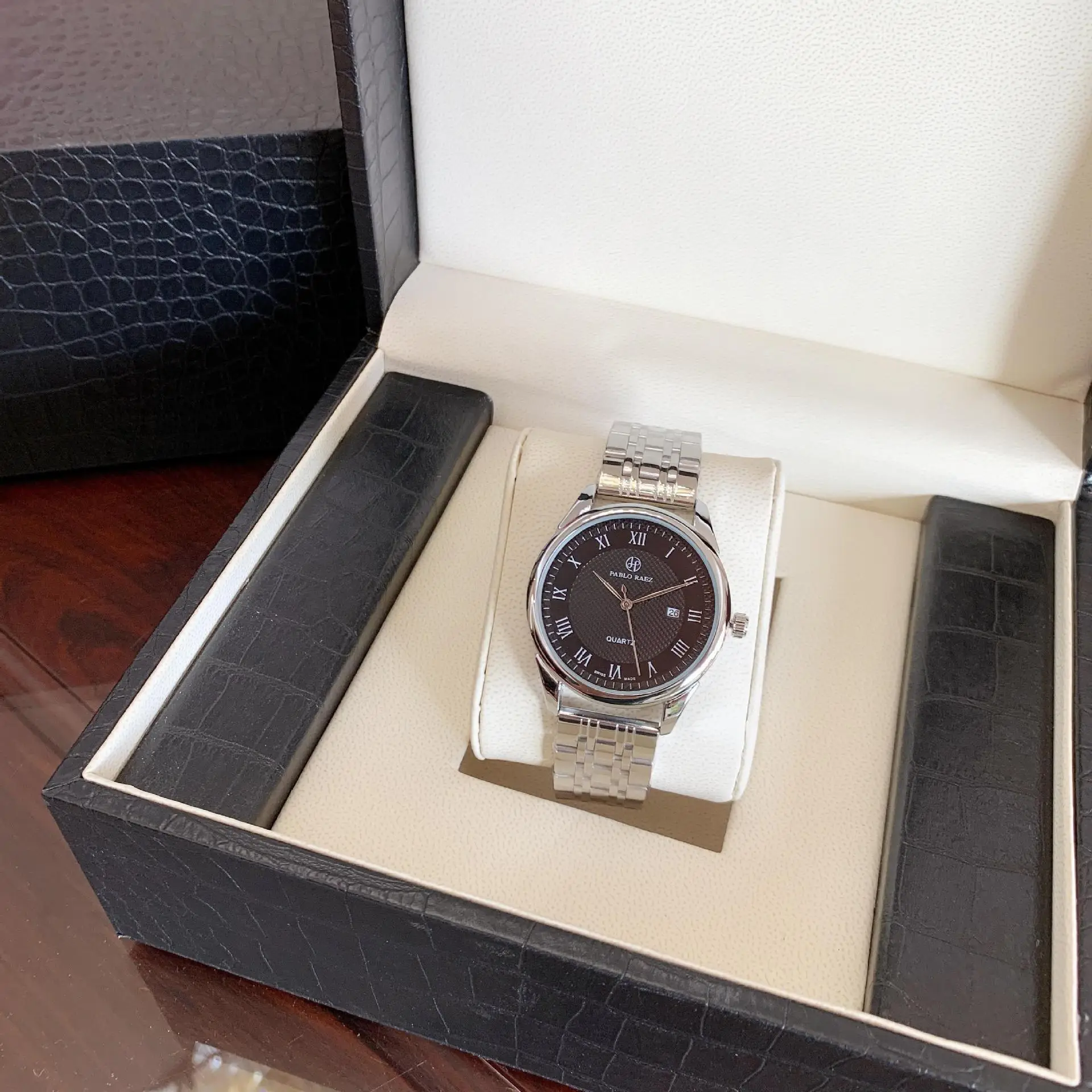 Men's Silver Quartz Watch with Stainless Steel Band - Image 5