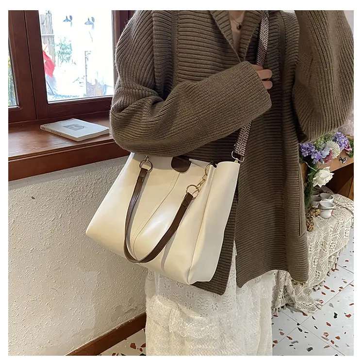 Women's Large Capacity Shoulder Bag Cream Brown — feature 14