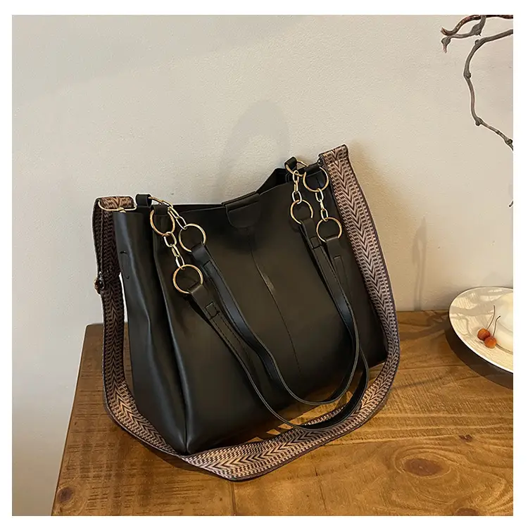 Women's Large Capacity Shoulder Bag Cream Brown — feature 22