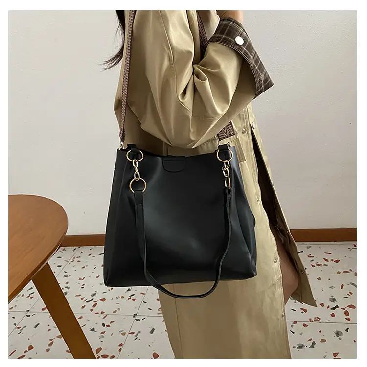Women's Large Capacity Shoulder Bag Cream Brown — feature 6
