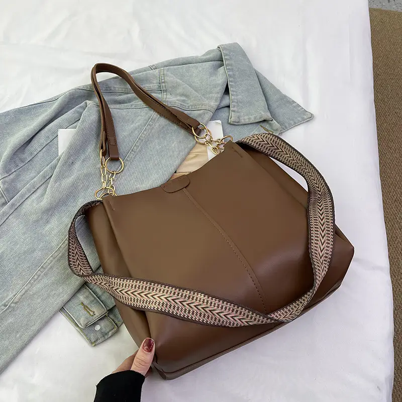 Women's Large Capacity Shoulder Bag Cream Brown