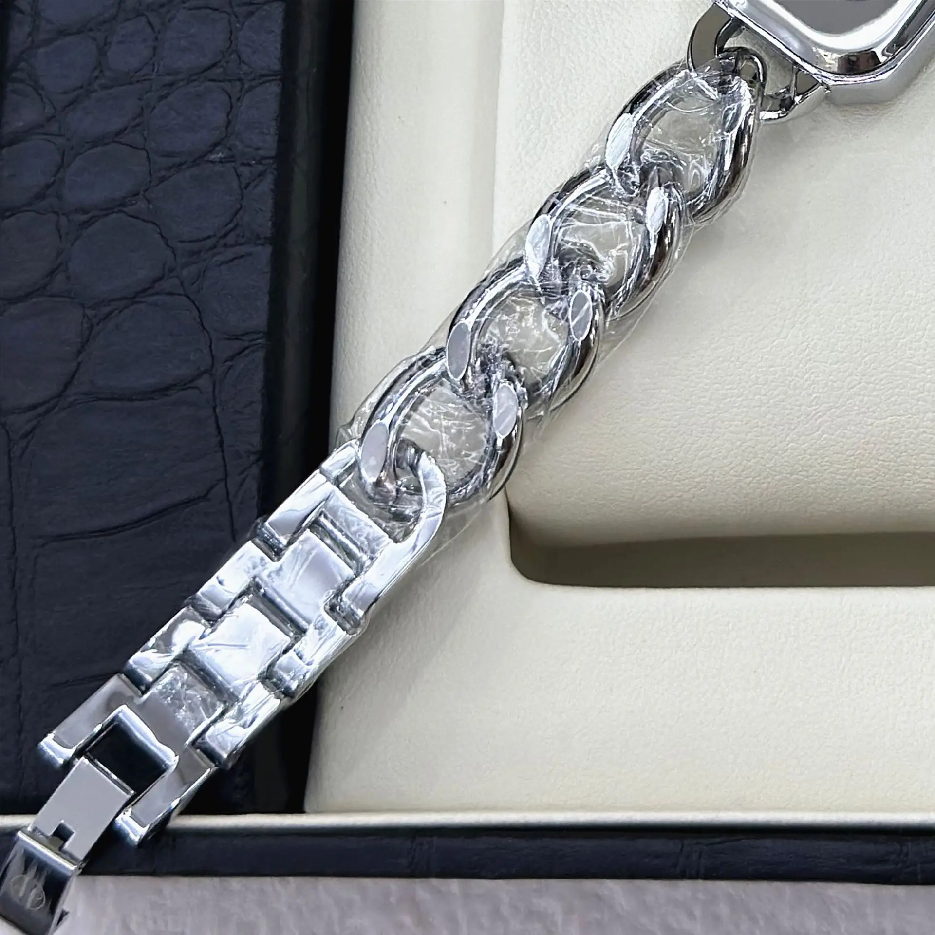 Golden Rhinestone Bracelet Watch for Women - Image 5