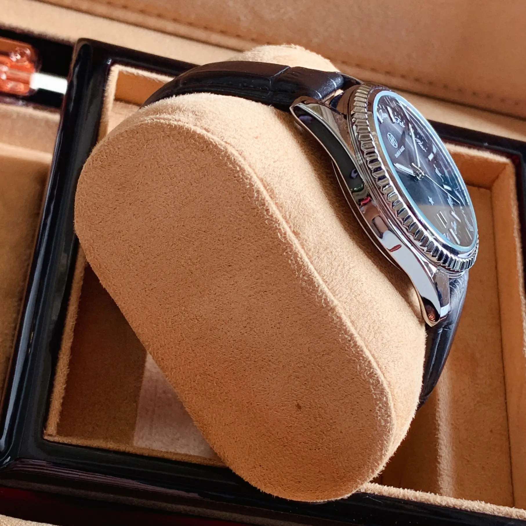 Men's Luminous Brown Leather Watch with Date Display — feature 34