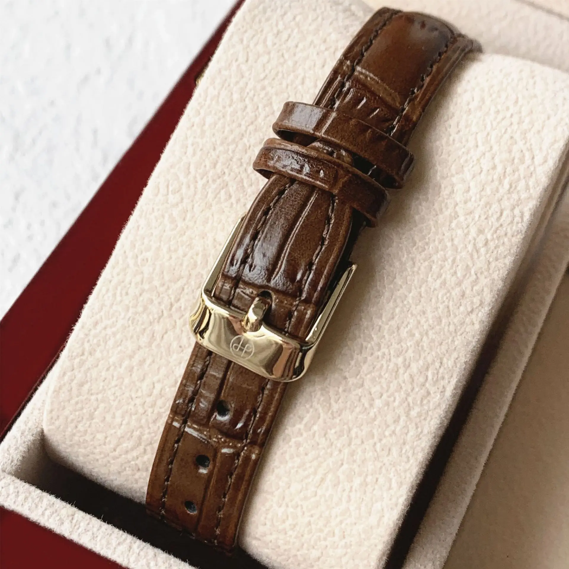 Luxury Gold Rhinestone Women's Watch Brown Leather Belt - Image 6