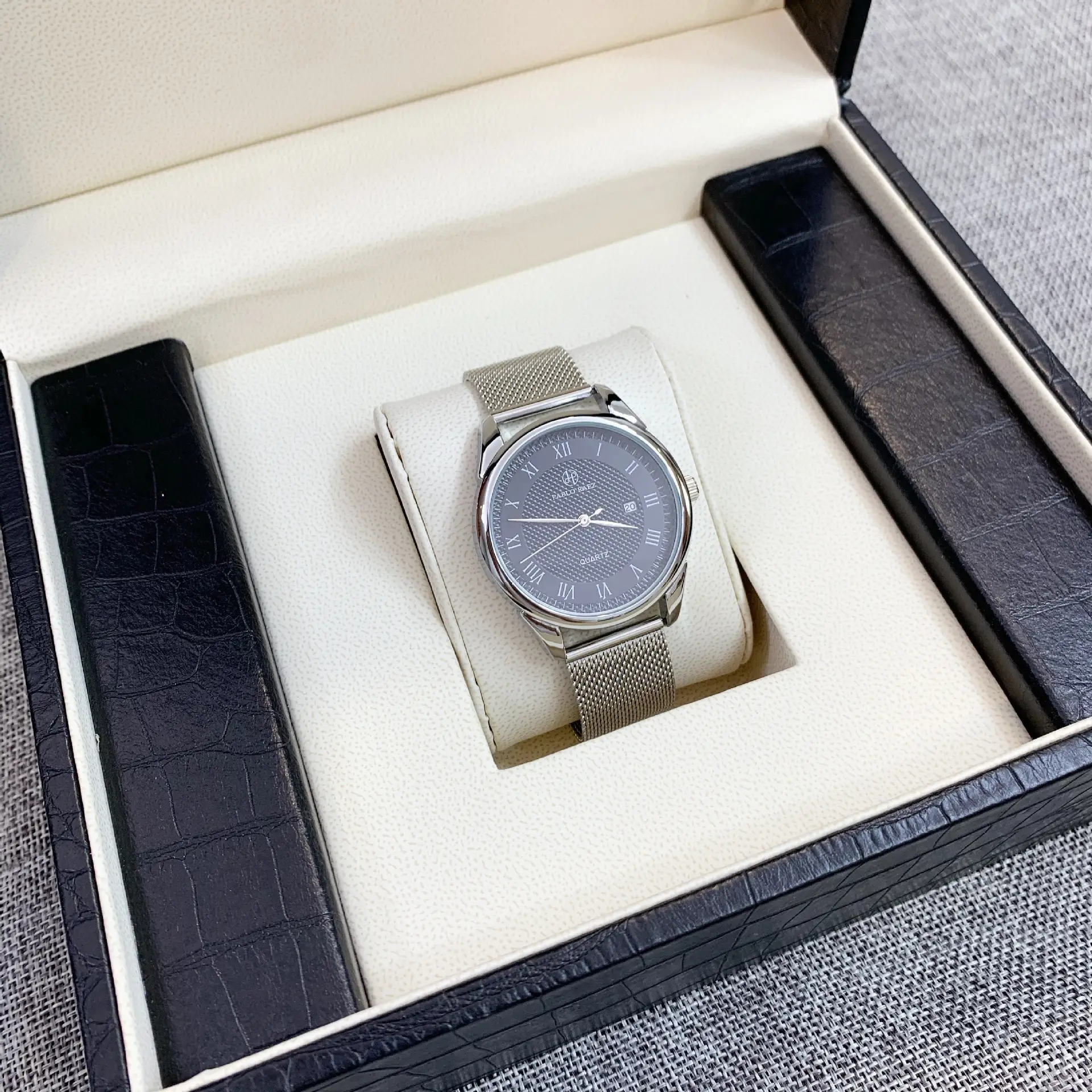 Men's Stainless Steel Quartz Watch with Calendar — feature 22