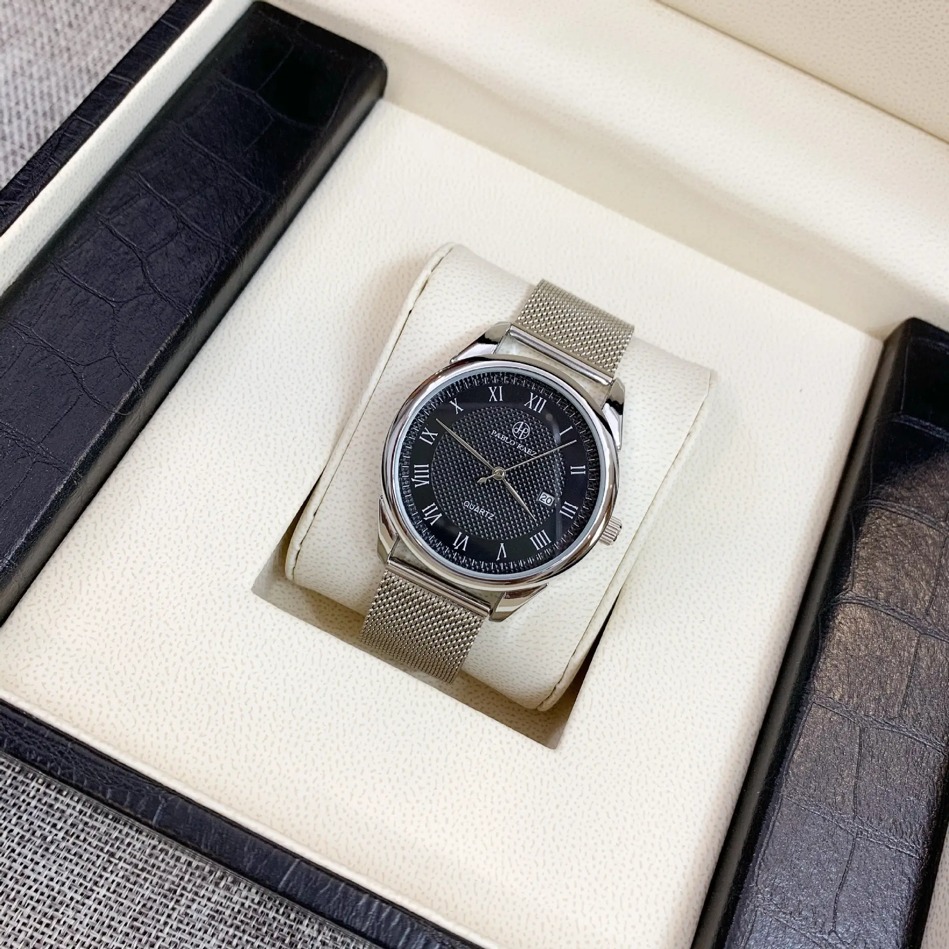 Men's Stainless Steel Quartz Watch with Calendar — feature 24