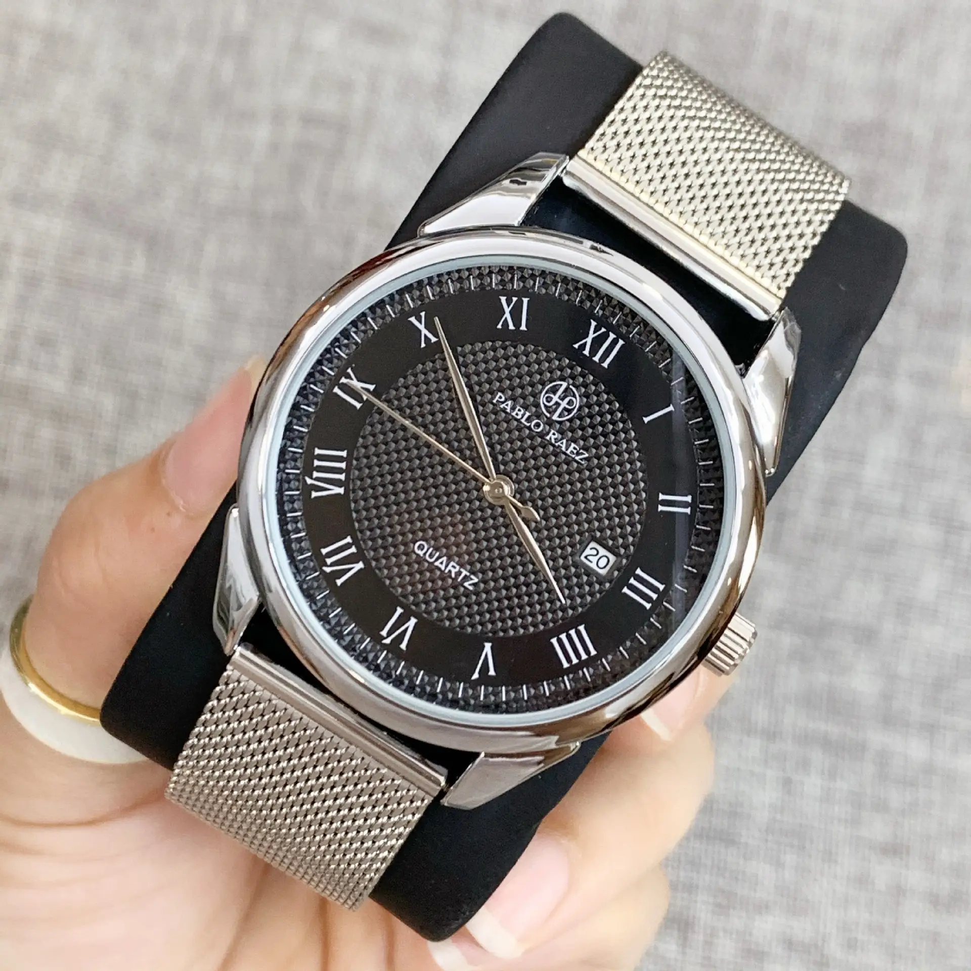Men's Stainless Steel Quartz Watch with Calendar — feature 9