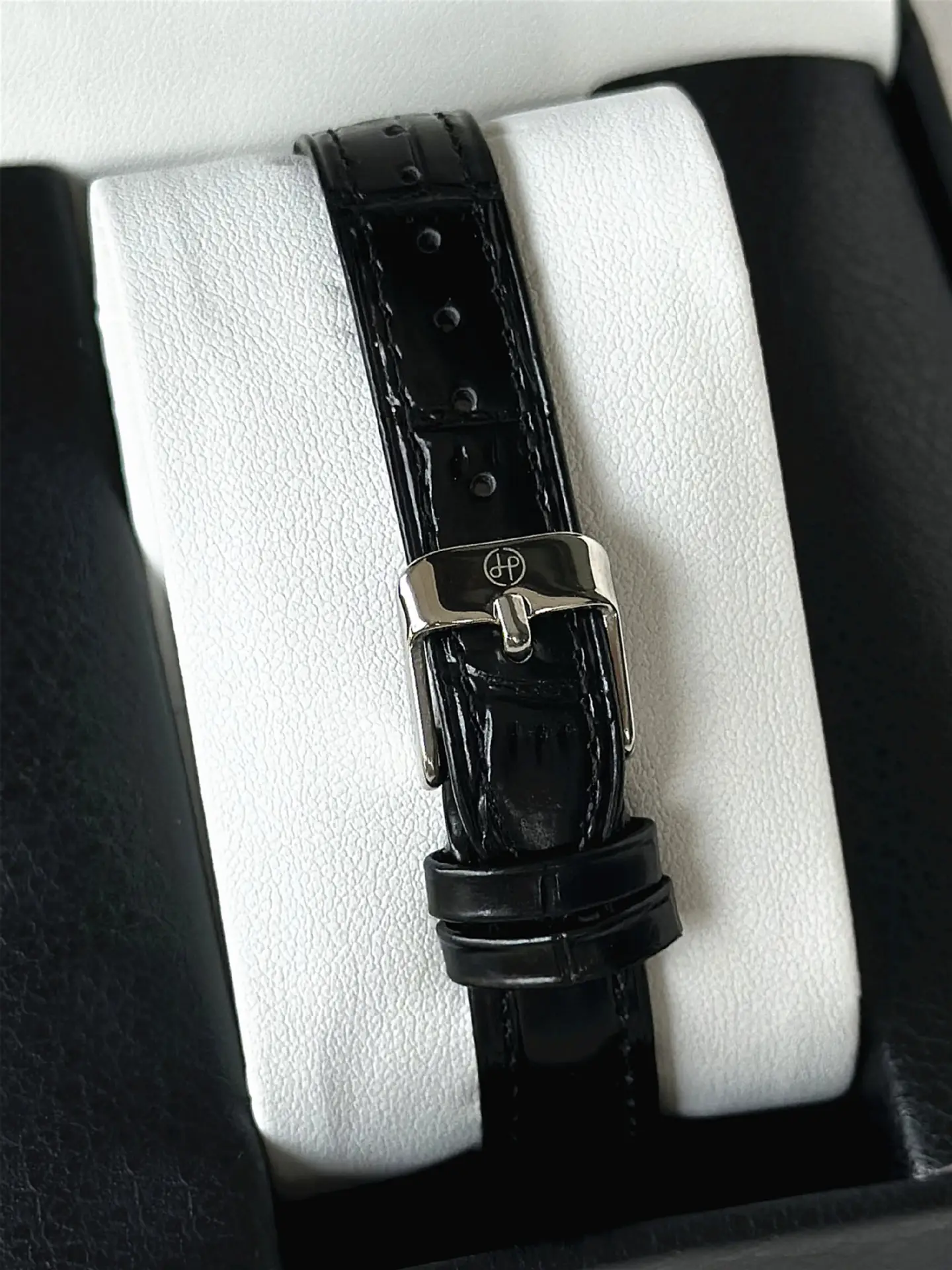 PABLO RAEZ Diamond Watch for Women Black Leather — feature 11