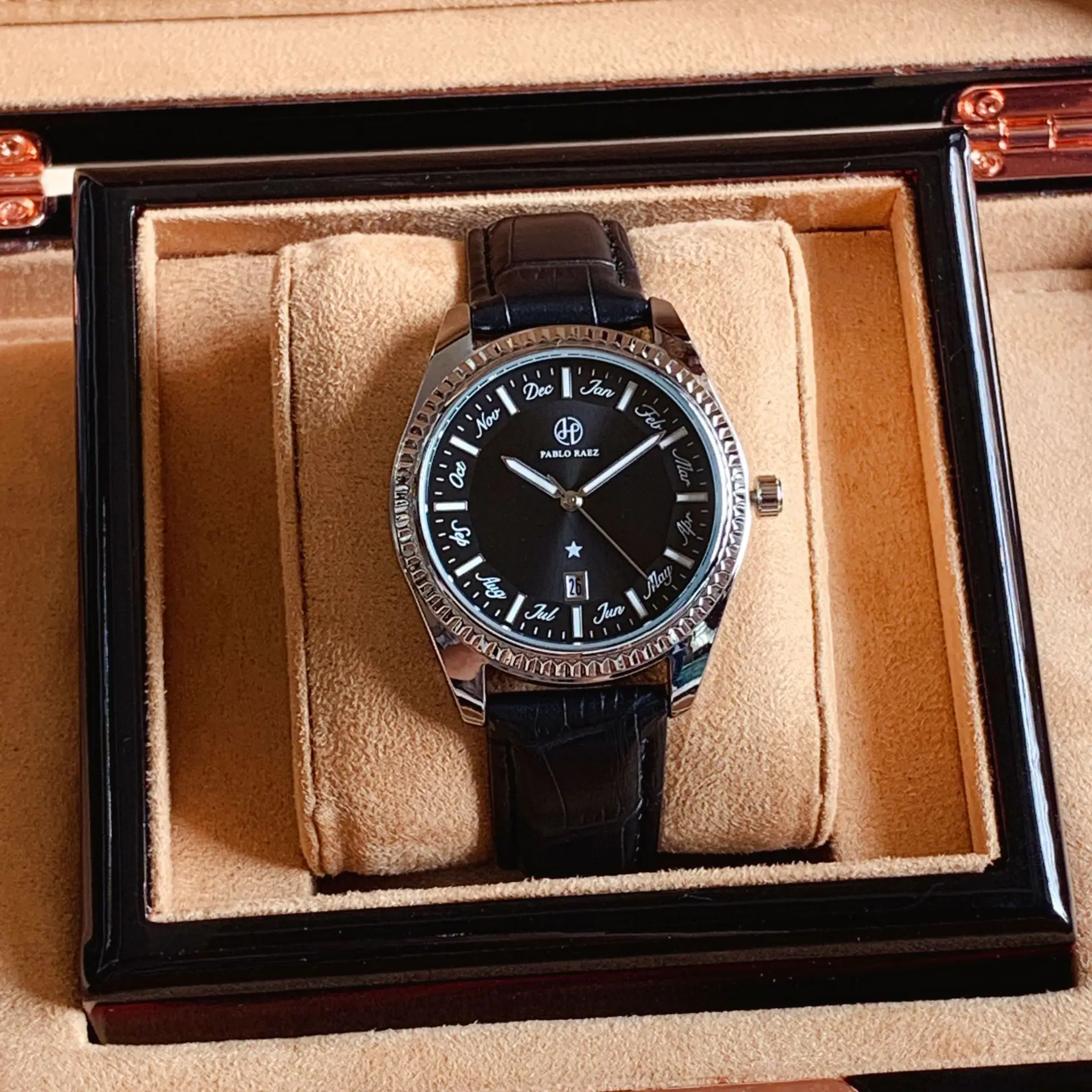 Men's Quartz Watch with Purple Belt & Crystal Dial — feature 3