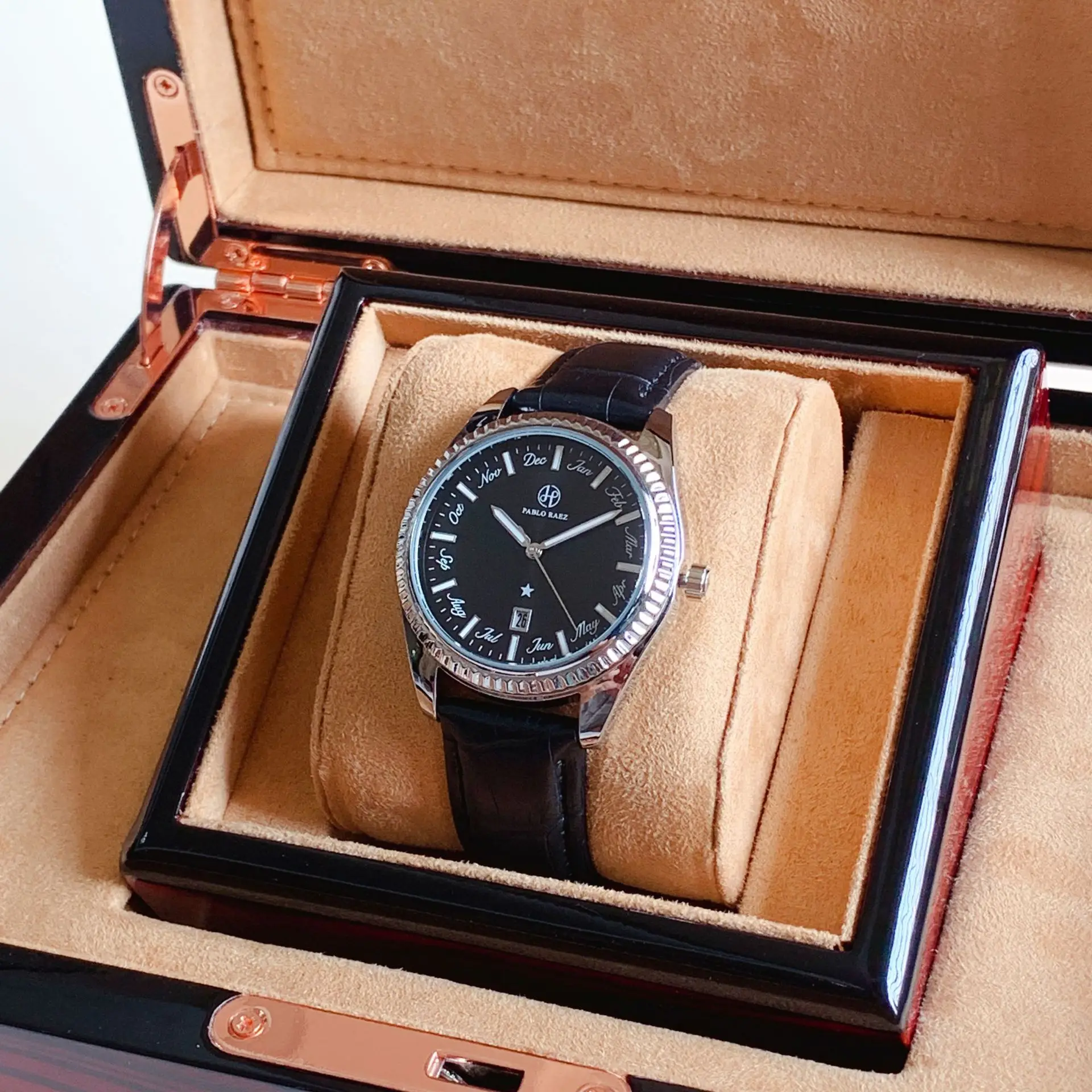 Men's Quartz Watch with Purple Belt & Crystal Dial — feature 5