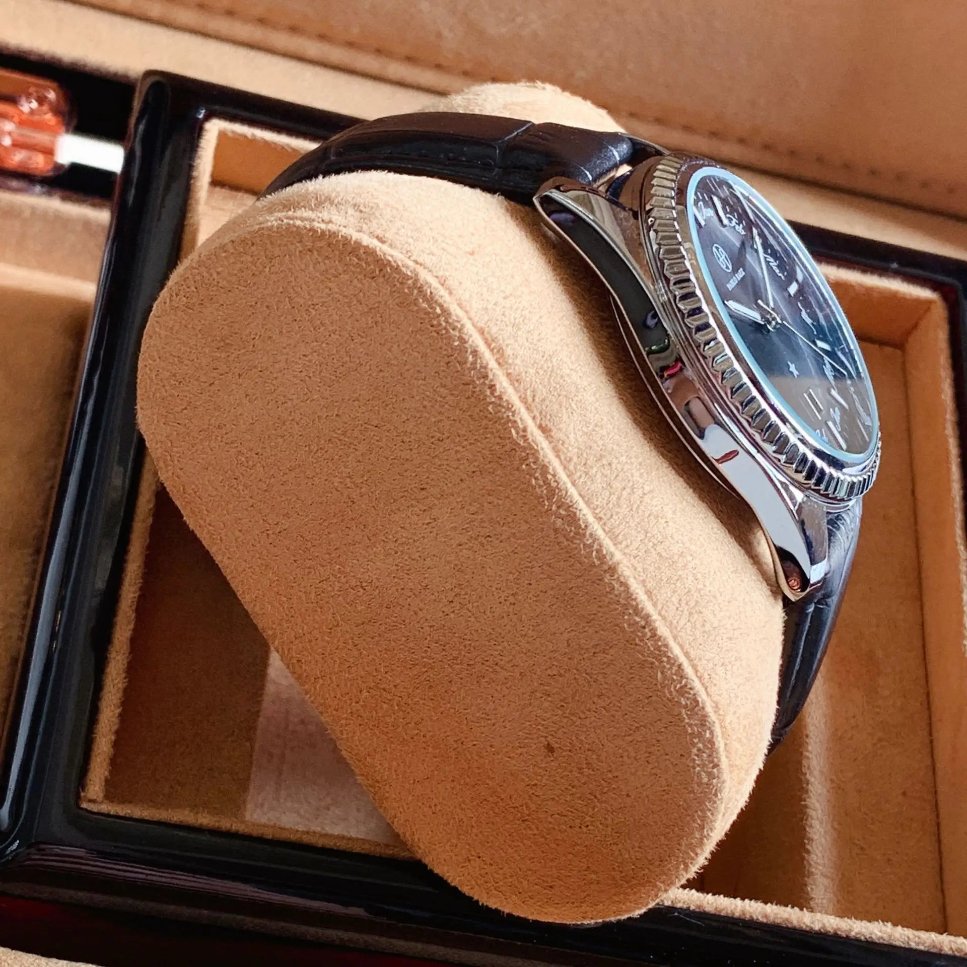 Men's Quartz Watch with Purple Belt & Crystal Dial — feature 6
