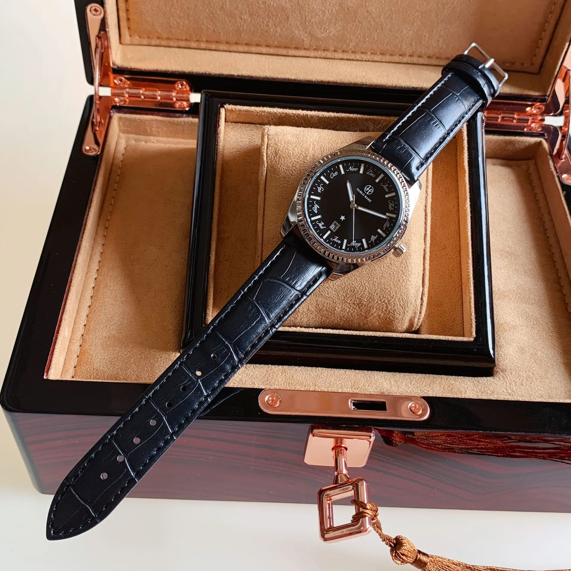 Men's Quartz Watch with Purple Belt & Crystal Dial — feature 8