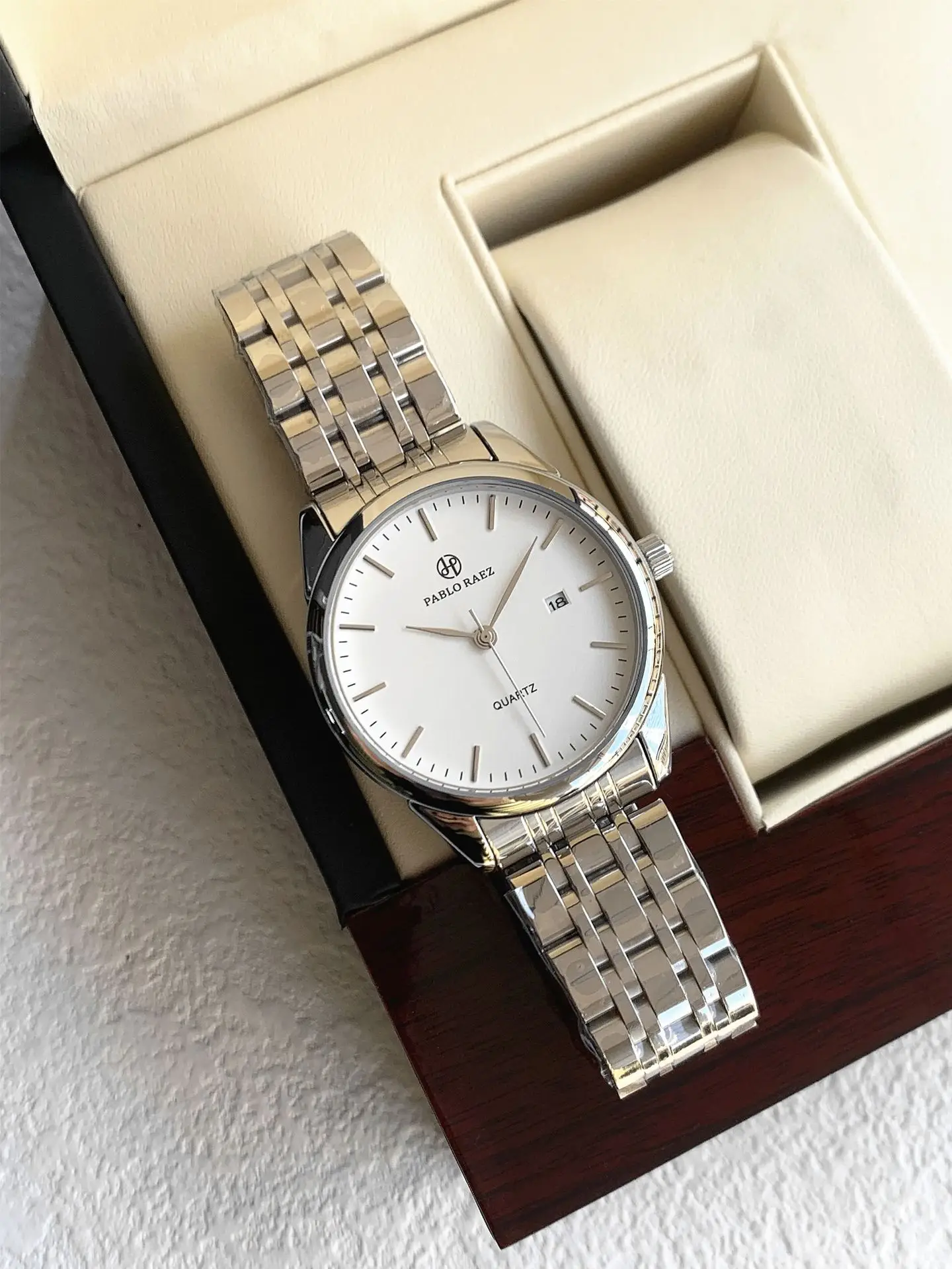 Men's Steel Band Quartz Watch with Back Polish — feature 10