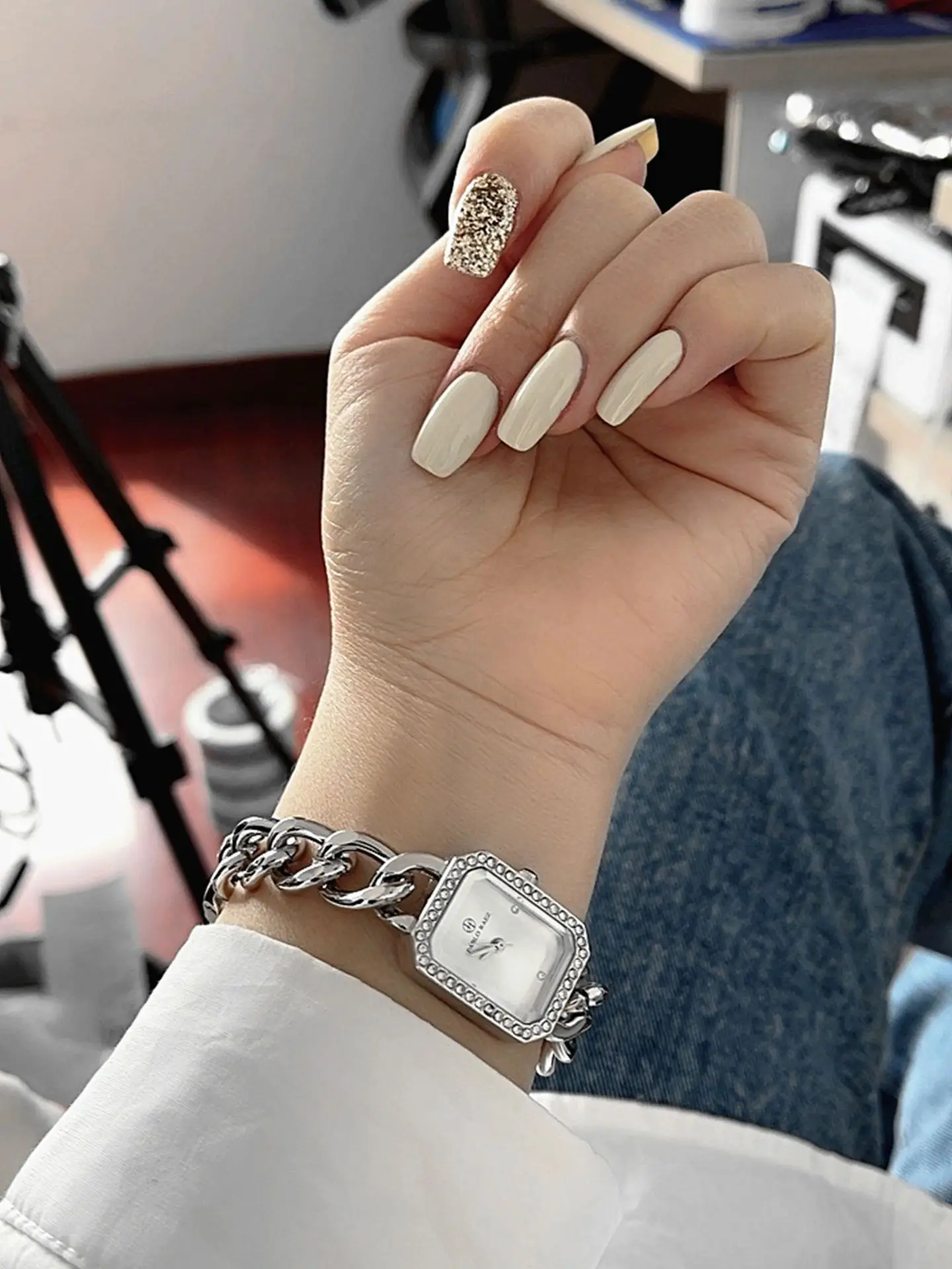 Women's Gold Chain Watch with Diamond Frame — feature 20
