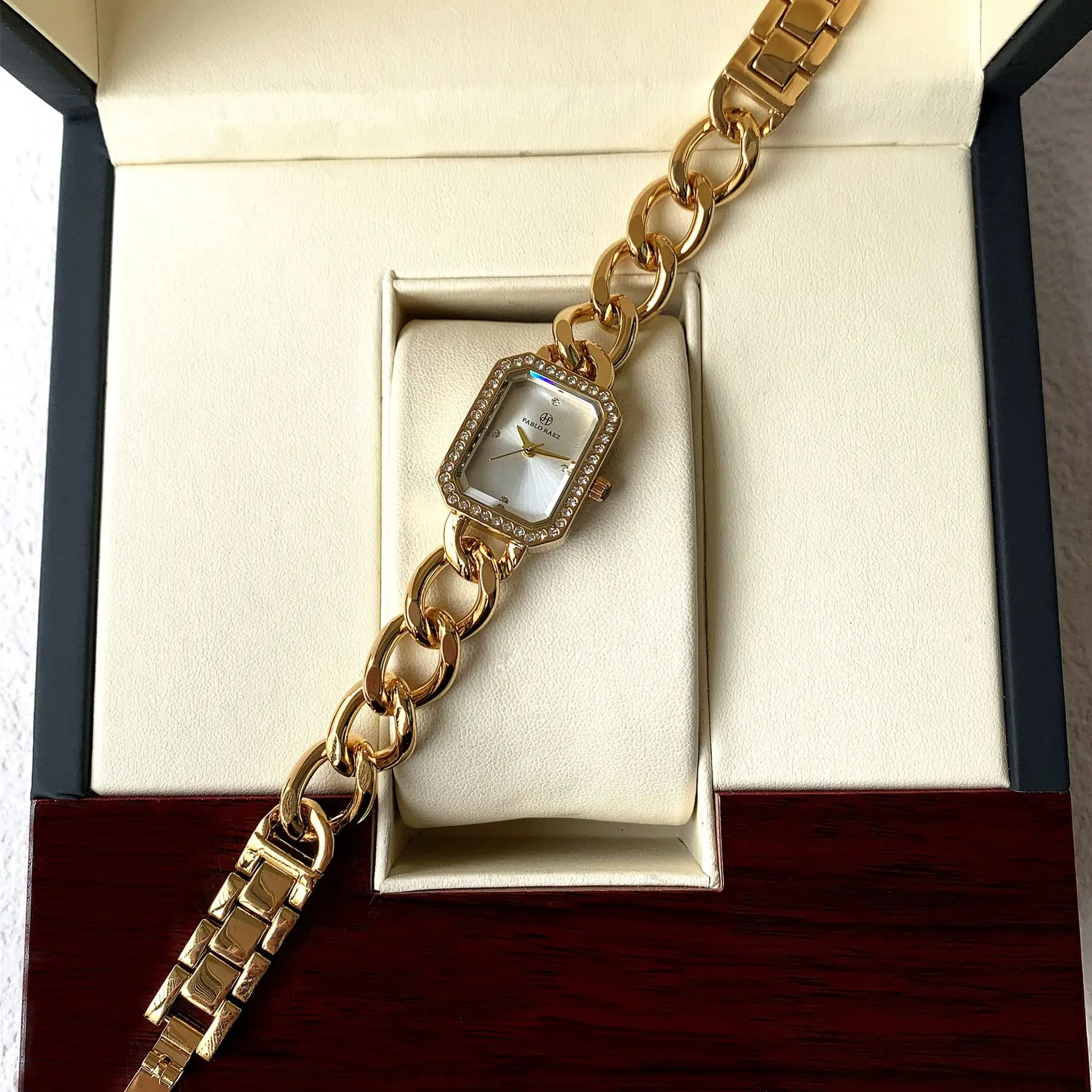 Ladies Waterproof Gold Bracelet Watch Tuhao - Image 9