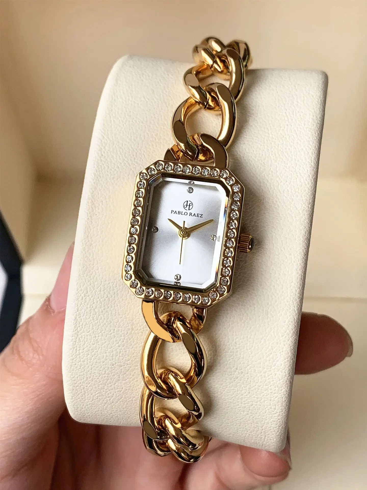 Ladies Waterproof Gold Bracelet Watch Tuhao — feature 21