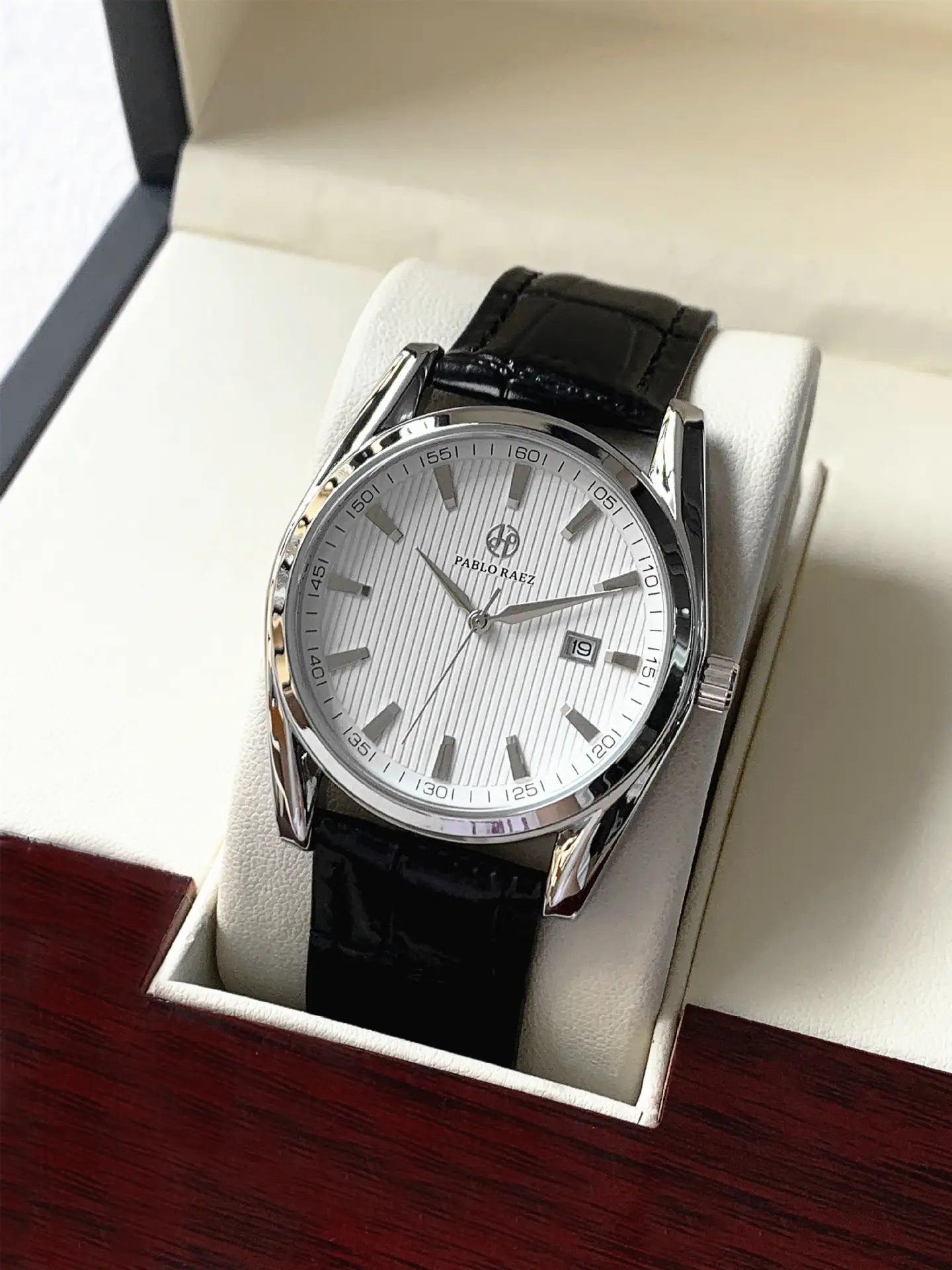 Men's Waterproof Black Dial Analog Watch with Leather Strap — feature 10