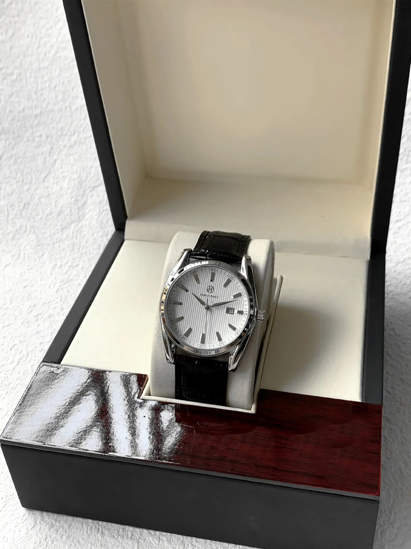 Men's Waterproof Black Dial Analog Watch with Leather Strap — feature 11