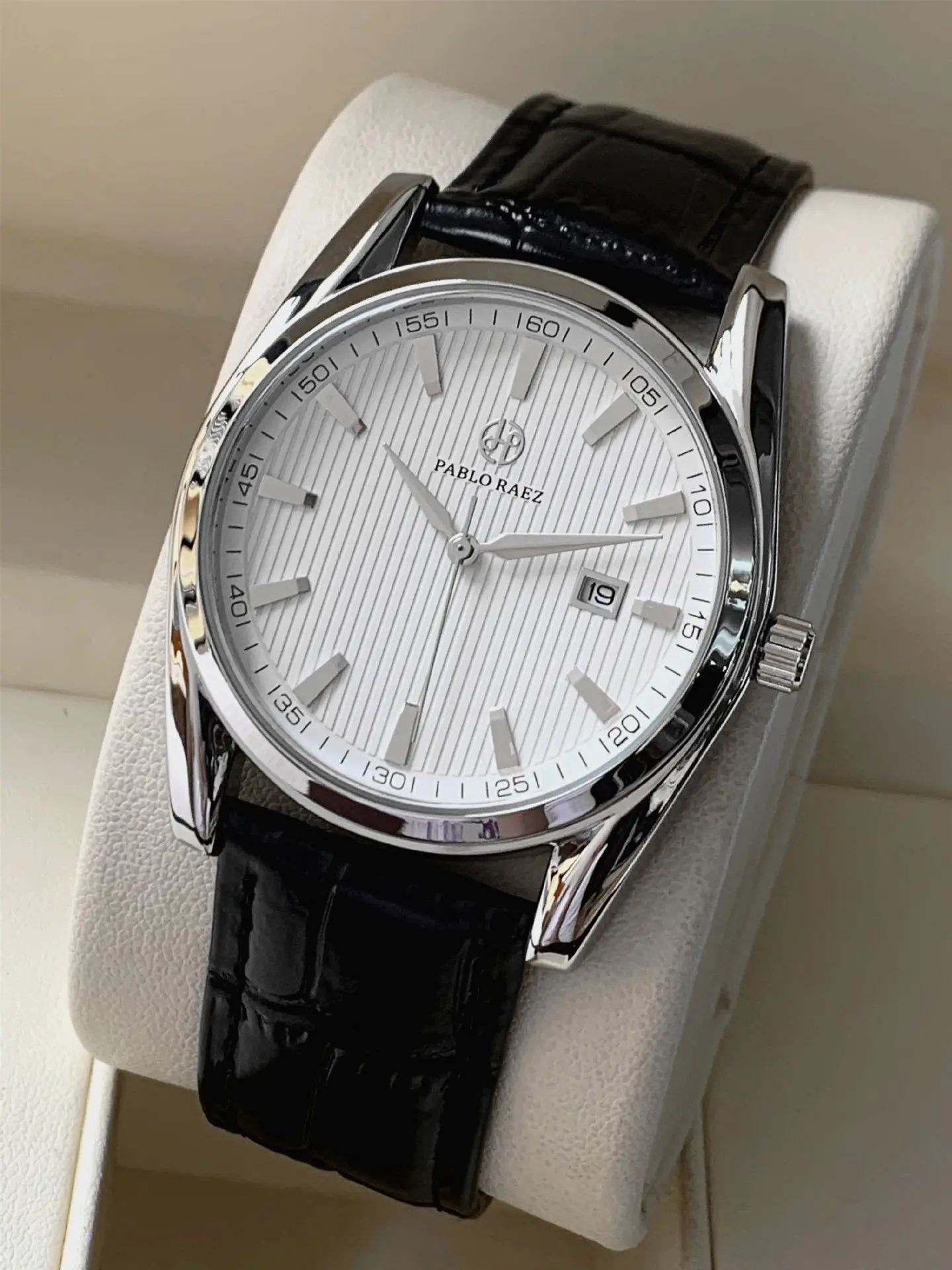 Men's Waterproof Black Dial Analog Watch with Leather Strap — feature 12