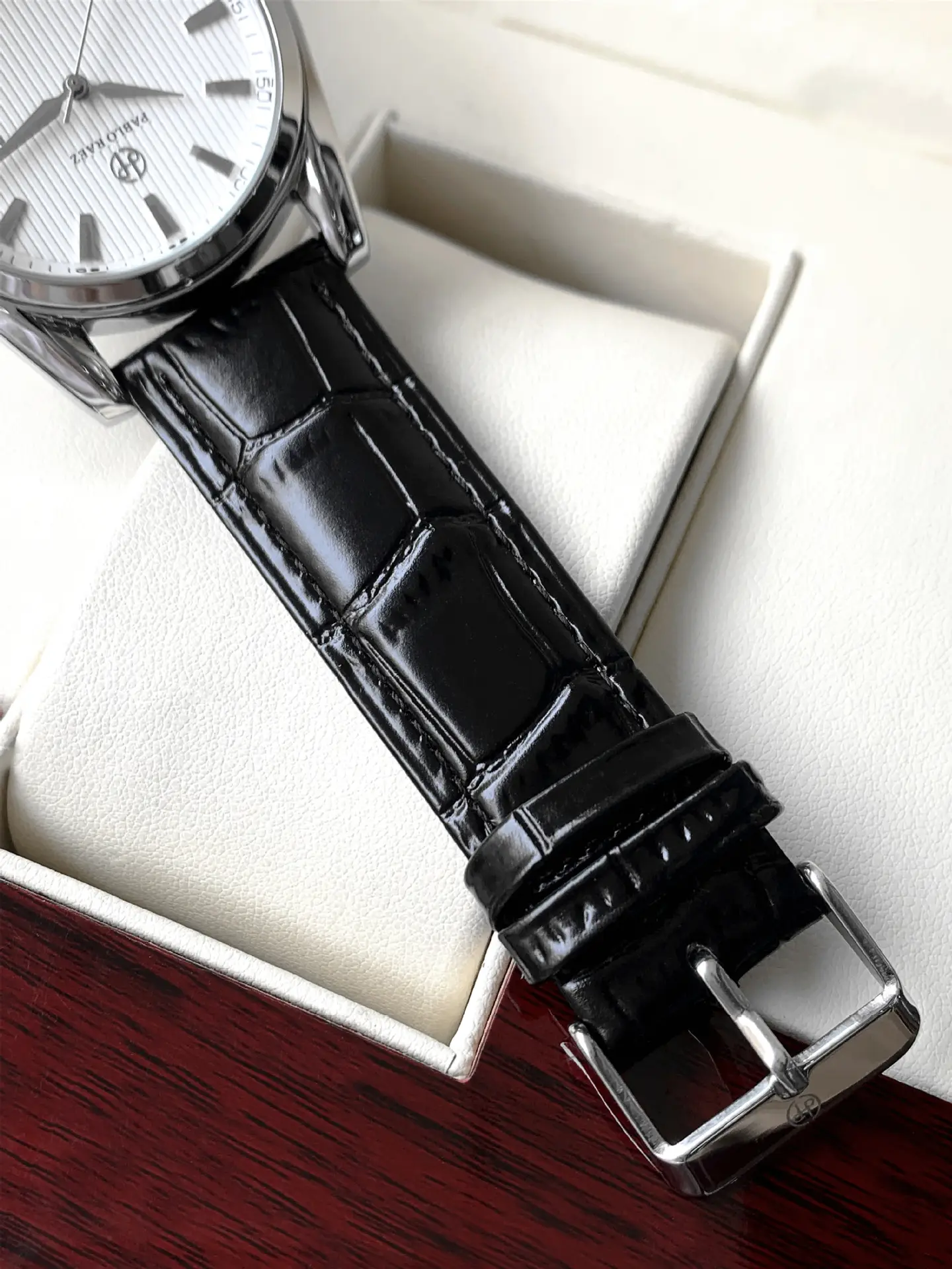 Men's Waterproof Black Dial Analog Watch with Leather Strap — feature 14