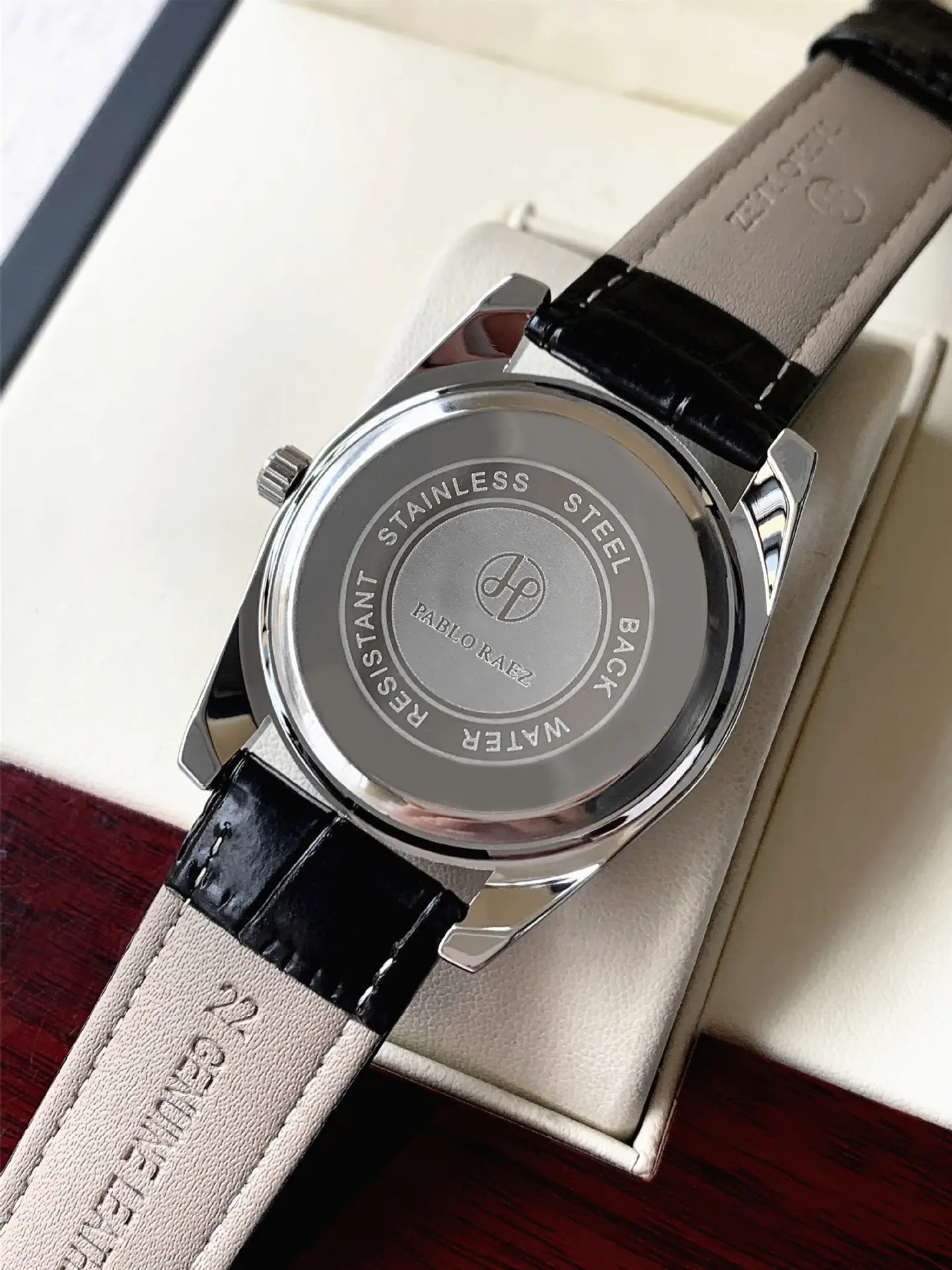 Men's Waterproof Black Dial Analog Watch with Leather Strap — feature 15