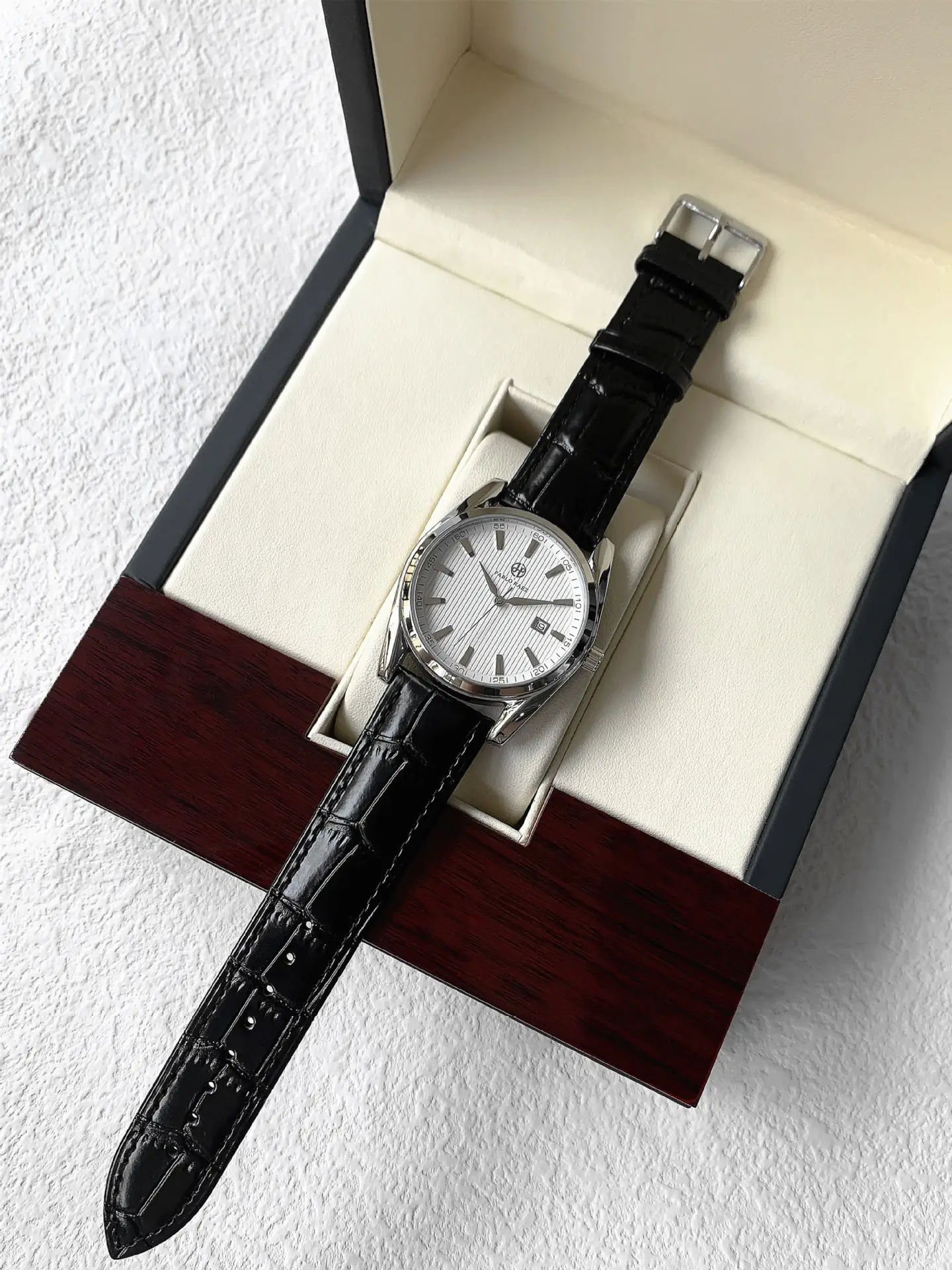 Men's Waterproof Black Dial Analog Watch with Leather Strap — feature 17