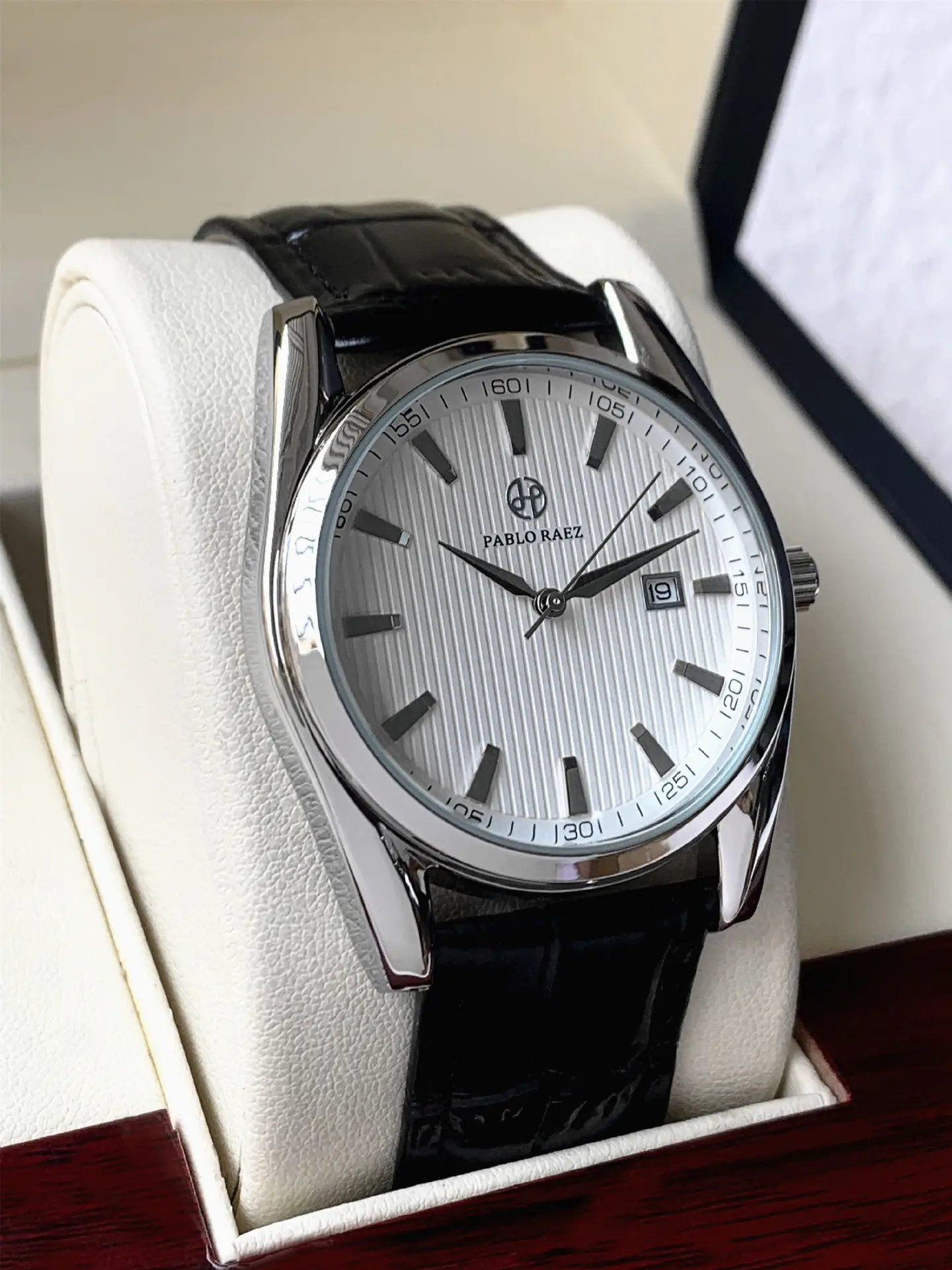 Men's Waterproof Black Dial Analog Watch with Leather Strap — feature 21