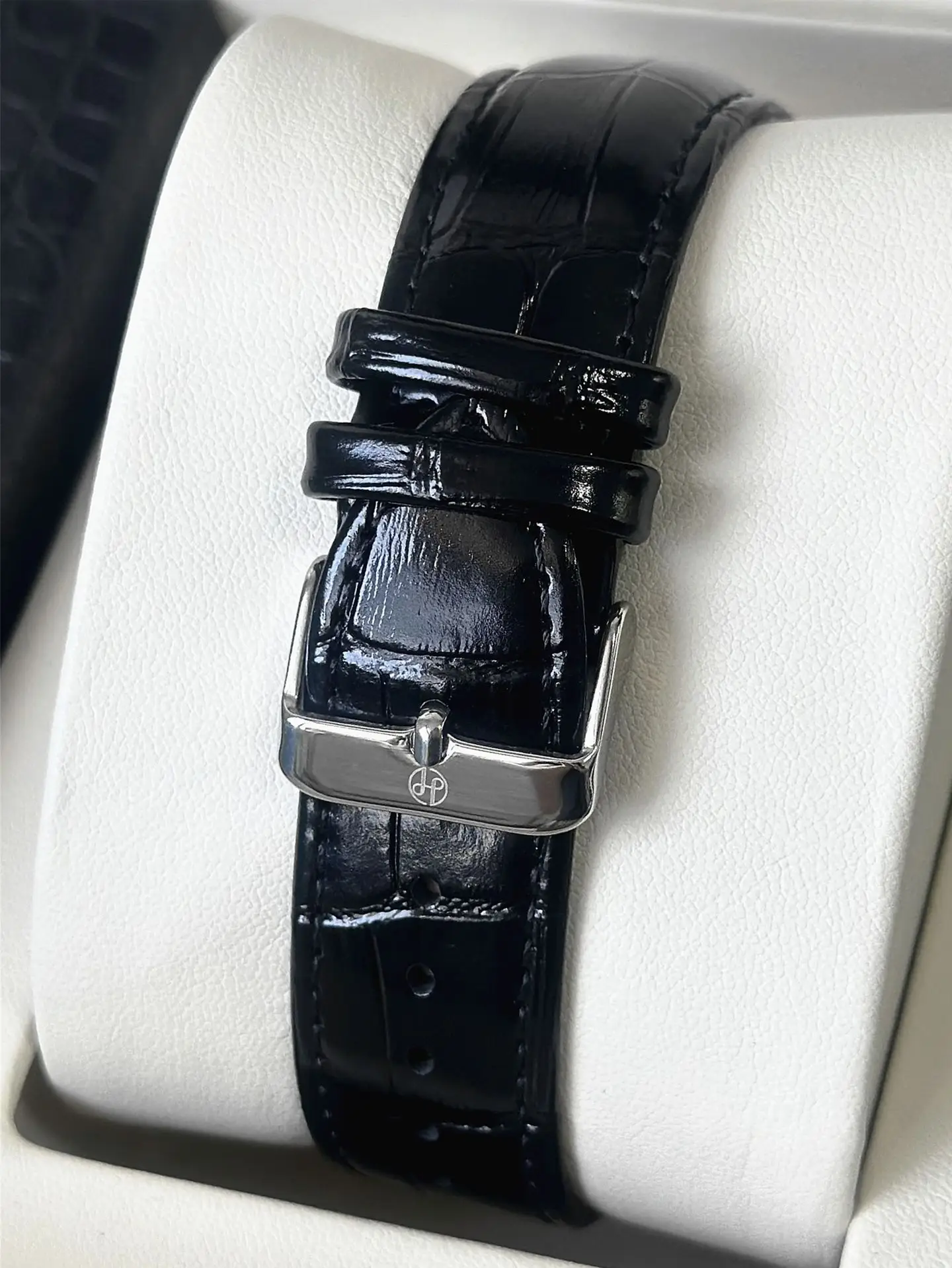 Men's Quartz Watch with Roman Dial & Black Strap — feature 8