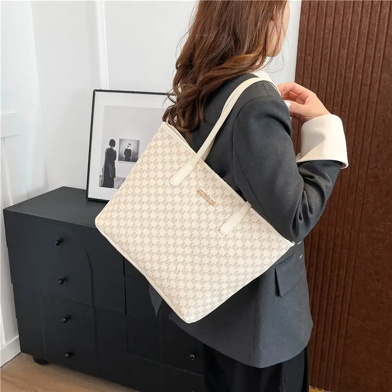 Stylish Checkered Shoulder Bag for Women 2024