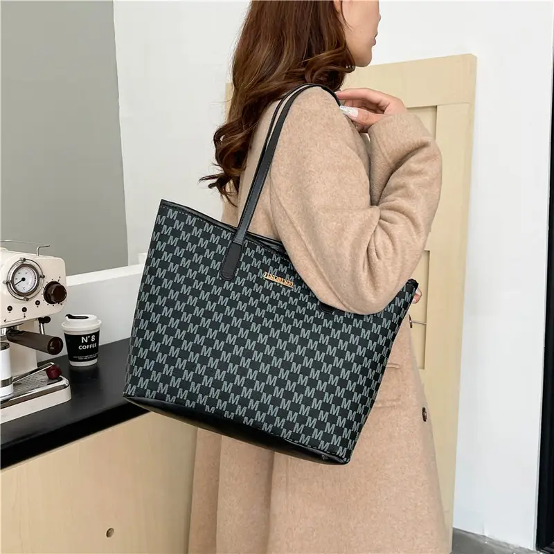 Stylish Checkered Shoulder Bag for Women 2024