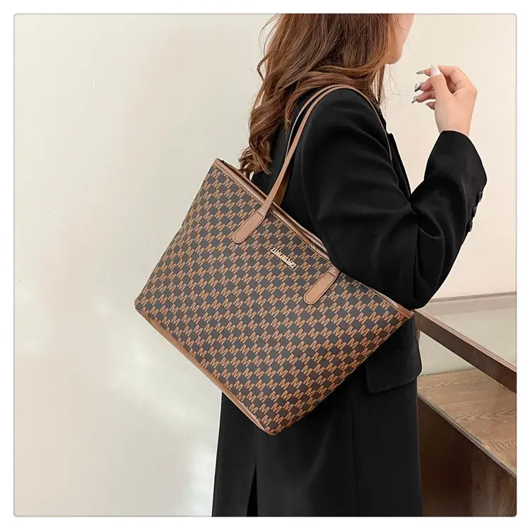 Stylish Checkered Shoulder Bag for Women 2024 — feature 12