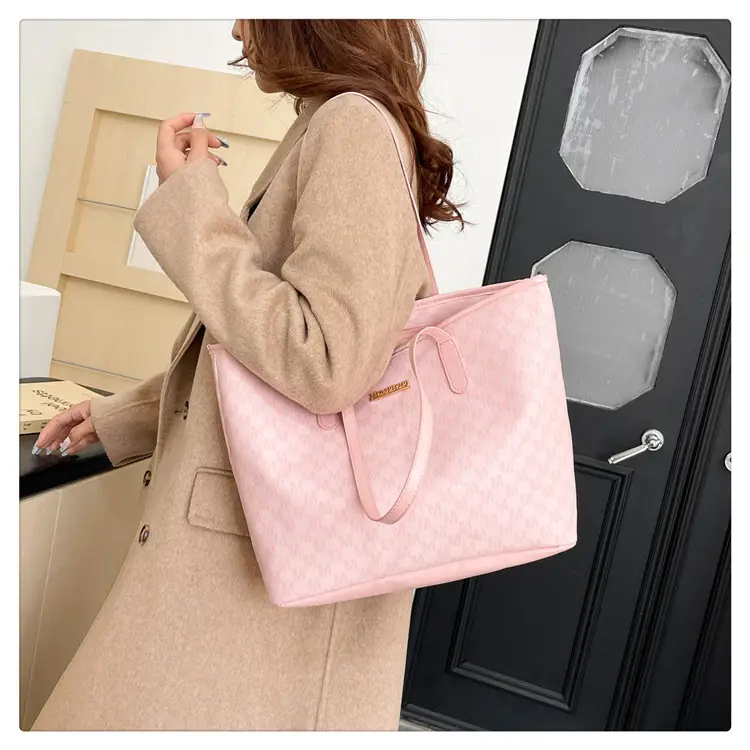 Stylish Checkered Shoulder Bag for Women 2024 — feature 16