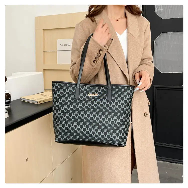 Stylish Checkered Shoulder Bag for Women 2024 — feature 17