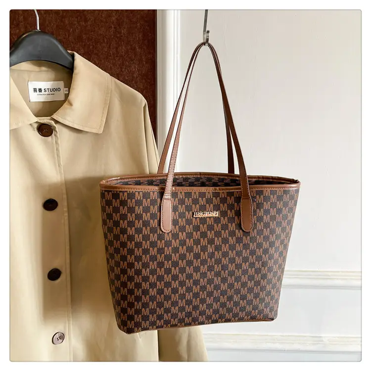 Stylish Checkered Shoulder Bag for Women 2024 — feature 21