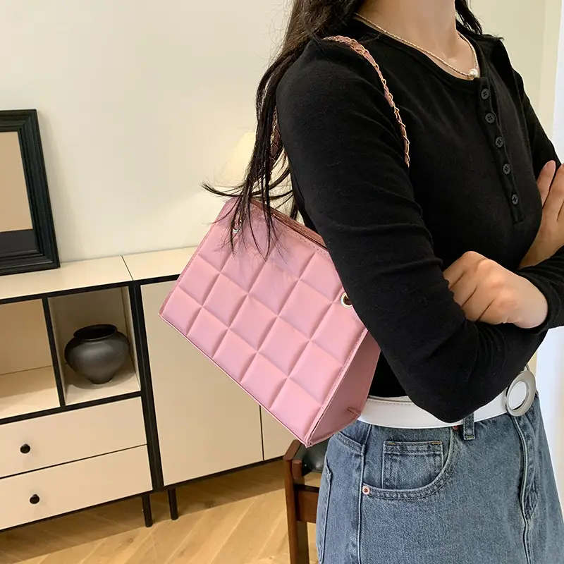 Black Chain Shoulder Bag with Square Quilted Design - Image 10