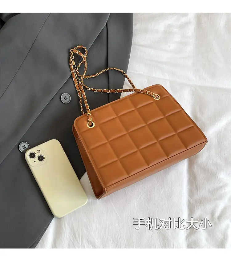 Black Chain Shoulder Bag with Square Quilted Design — feature 5