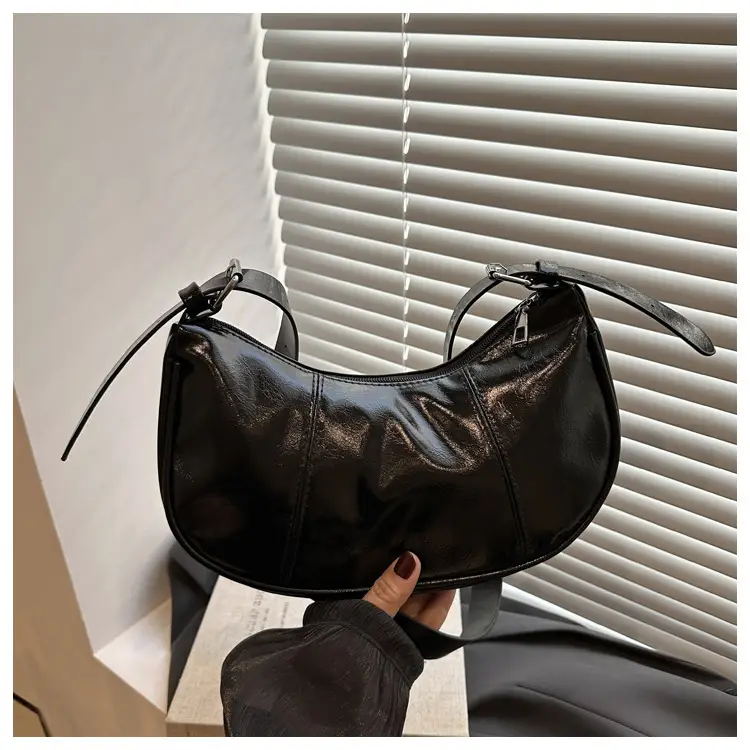 Silver Casual Shoulder Bag Large Capacity 2024 — feature 20
