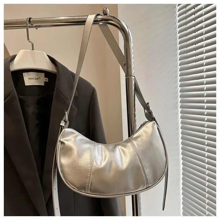 Silver Casual Shoulder Bag Large Capacity 2024 — feature 23