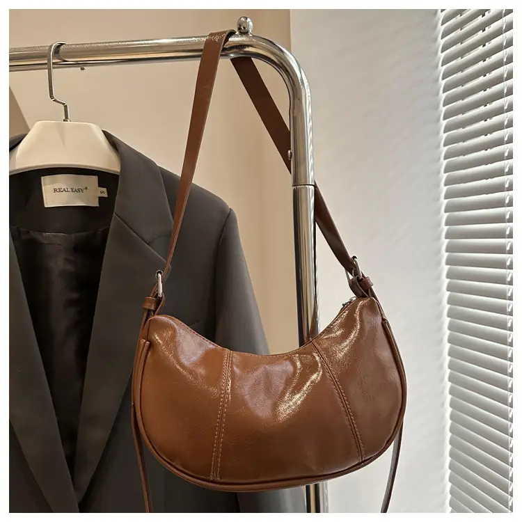 Silver Casual Shoulder Bag Large Capacity 2024 — feature 25