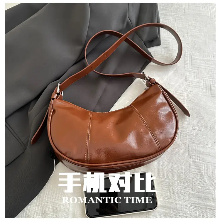 Silver Casual Shoulder Bag Large Capacity 2024 — feature 9